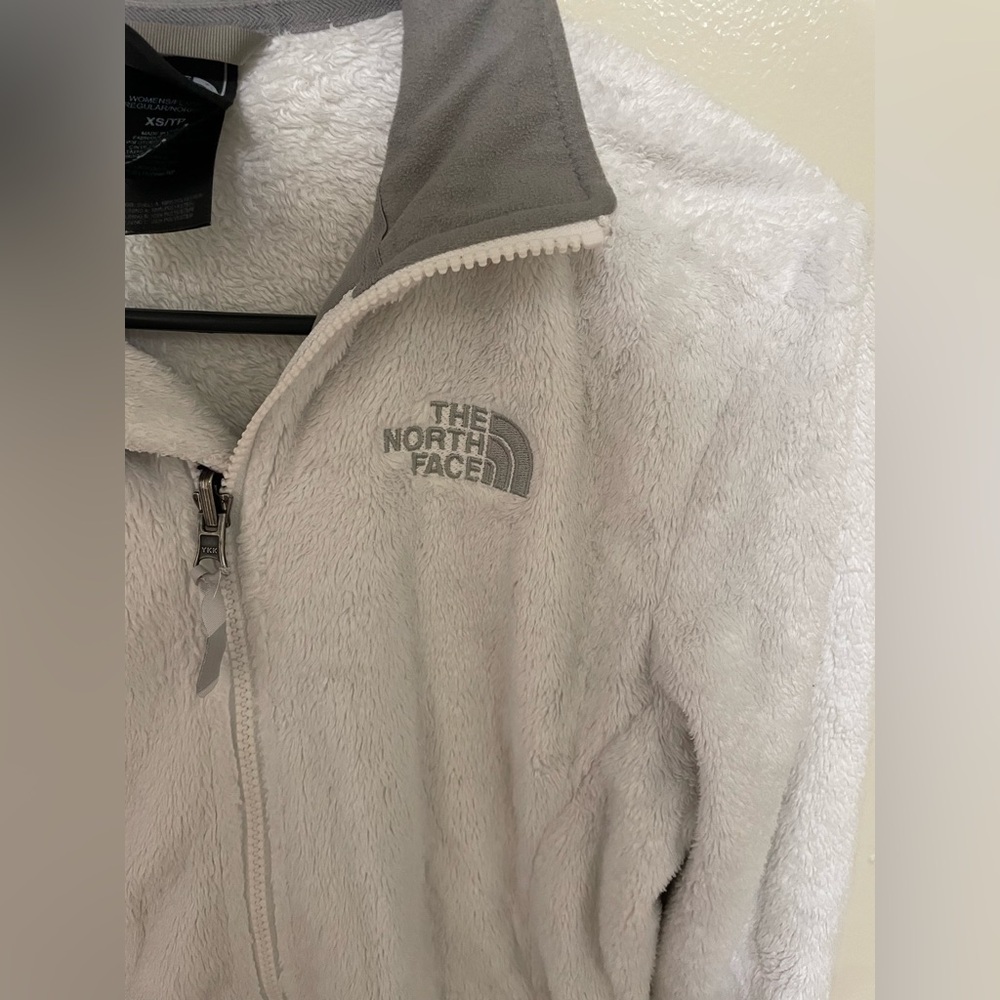 ✨Women’s The North Face White Jacket Size XS - Picture 2 of 10